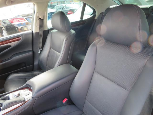 LS LS460 バージョンC Iパッケージ 後期モデル ロ―フォルム エアサスコントローラー 本革 HDDナビ フルセグTV バックモニター ブルトゥース対応 前後フルソナー 全ドアイージークローザー LEDヘッドライト クルーズコントロール(22枚目)