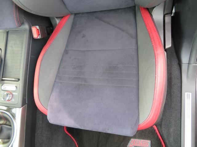 WRX STI STI 6速マニュアル 4WD ターボ アドバンストパッケージ オートハイビーム 後方車検知 サイドビューモニター SDナビ バックモニター インテリジェントドライブ ブーストメーター パワーシート ETC(24枚目)