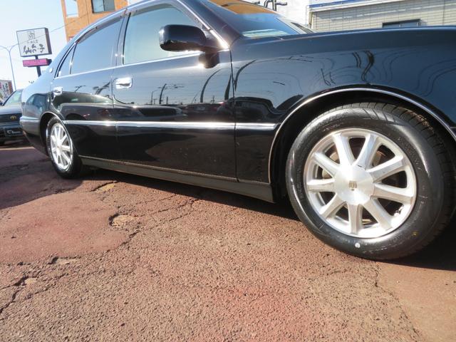 クラウンマジェスタ ４．０Ｃタイプ　ワンオーナー車　ブラックワントーン　本革　ワイドマルチ　ロ―フォルム　エアサスコントローラー　キセノンヘッドライト　クルーズコントロール　電動ステアリンアグチルト　前席パワーシート　タイベル交換済み（13枚目）