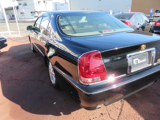 クラウンマジェスタ ４．０Ｃタイプ　ワンオーナー車　ブラックワントーン　本革　ワイドマルチ　ロ―フォルム　エアサスコントローラー　キセノンヘッドライト　クルーズコントロール　電動ステアリンアグチルト　前席パワーシート　タイベル交換済み（18枚目）