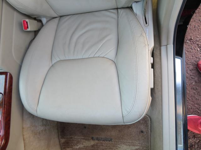 クラウンマジェスタ ４．０Ｃタイプ　ワンオーナー車　ブラックワントーン　本革　ワイドマルチ　ロ―フォルム　エアサスコントローラー　キセノンヘッドライト　クルーズコントロール　電動ステアリンアグチルト　前席パワーシート　タイベル交換済み（23枚目）