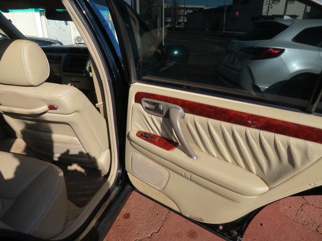 クラウンマジェスタ ４．０Ｃタイプ　ワンオーナー車　ブラックワントーン　本革　ワイドマルチ　ロ―フォルム　エアサスコントローラー　キセノンヘッドライト　クルーズコントロール　電動ステアリンアグチルト　前席パワーシート　タイベル交換済み（36枚目）