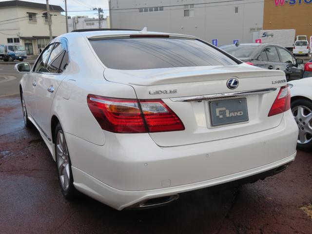 ＬＳ ＬＳ６００ｈ　バージョンＳ　Ｉパッケージ　ハイブリッド４ＷＤ・サンルーフ・黒本革エアーシート・トムスフルエアロ・トランク＆ルーフスポイラー・純正エアサス・純正ＨＤＤマルチ・Ｂｌｕｅｔｏｏｔｈオーディオ・プリクラッシュセーフティ・ＥＴＣ（8枚目）
