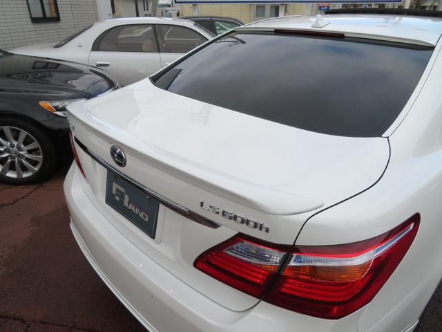 ＬＳ ＬＳ６００ｈ　バージョンＳ　Ｉパッケージ　ハイブリッド４ＷＤ・サンルーフ・黒本革エアーシート・トムスフルエアロ・トランク＆ルーフスポイラー・純正エアサス・純正ＨＤＤマルチ・Ｂｌｕｅｔｏｏｔｈオーディオ・プリクラッシュセーフティ・ＥＴＣ（12枚目）