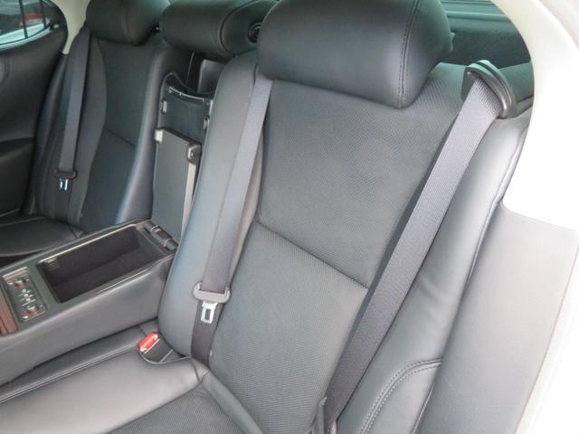 ＬＳ ＬＳ６００ｈ　バージョンＳ　Ｉパッケージ　ハイブリッド４ＷＤ・サンルーフ・黒本革エアーシート・トムスフルエアロ・トランク＆ルーフスポイラー・純正エアサス・純正ＨＤＤマルチ・Ｂｌｕｅｔｏｏｔｈオーディオ・プリクラッシュセーフティ・ＥＴＣ（32枚目）