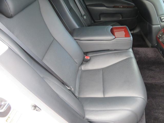 ＬＳ ＬＳ６００ｈ　バージョンＳ　Ｉパッケージ　ハイブリッド４ＷＤ・サンルーフ・黒本革エアーシート・トムスフルエアロ・トランク＆ルーフスポイラー・純正エアサス・純正ＨＤＤマルチ・Ｂｌｕｅｔｏｏｔｈオーディオ・プリクラッシュセーフティ・ＥＴＣ（34枚目）