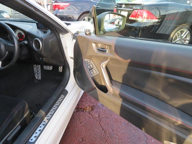 ８６ ＧＴ　モデリスタフロントスポイラー　ガナドールマフラー　メモリーナビ　フルセグＴＶ　バックモニター　ブルトゥース対応　ＨＩＤ　フォグＬＥＤ　パドルシフト　エンジンスターター　ＧＰＳレーダー　ＥＴＣ（33枚目）