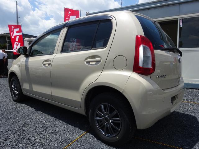 パッソ Ｘ　４ＷＤ　オートマ　アルミホイール　カロッツェリアナビ　エアコン　パワステ　パワーウィンドウ　運転席助手席エアバック　ＡＢＳ（5枚目）