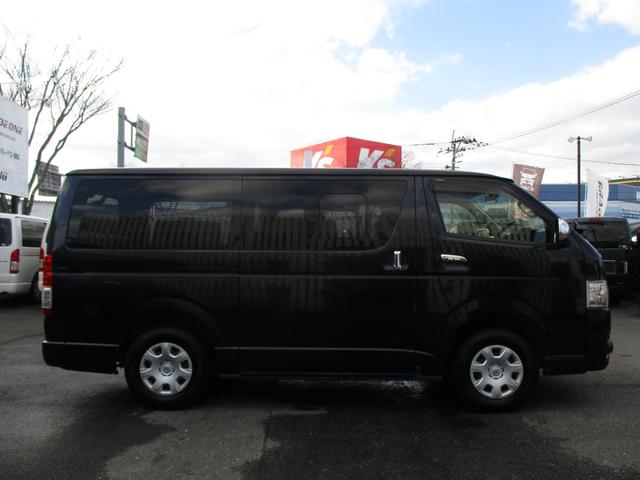 レジアスエースバン スーパーＧＬ　ダークプライム　４ＷＤディーゼルターボ　寒冷地仕様　ＬＥＤヘッドライト　プッシュスタート　ウッドコンビステアリング　リアエアコンリアヒーター　ＥＴＣ　フォグライト　電動格納ミラー（5枚目）