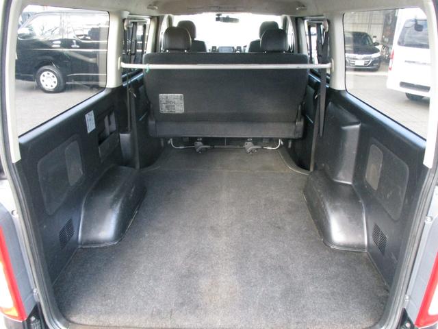レジアスエースバン スーパーＧＬ　ダークプライム　４ＷＤディーゼルターボ　寒冷地仕様　ＬＥＤヘッドライト　プッシュスタート　ウッドコンビステアリング　リアエアコンリアヒーター　ＥＴＣ　フォグライト　電動格納ミラー（13枚目）