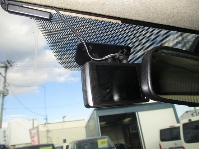 レジアスエースバン スーパーＧＬ　ダークプライム　４ＷＤディーゼルターボ　寒冷地仕様　ＬＥＤヘッドライト　プッシュスタート　ウッドコンビステアリング　リアエアコンリアヒーター　ＥＴＣ　フォグライト　電動格納ミラー（21枚目）