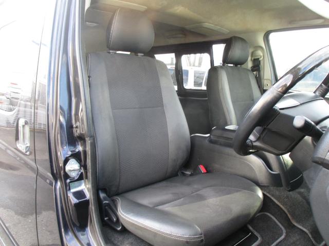 レジアスエースバン スーパーＧＬ　ダークプライム　４ＷＤディーゼルターボ　寒冷地仕様　ＬＥＤヘッドライト　プッシュスタート　ウッドコンビステアリング　リアエアコンリアヒーター　ＥＴＣ　フォグライト　電動格納ミラー（24枚目）