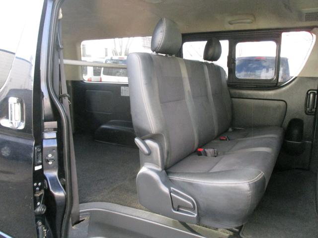 レジアスエースバン スーパーＧＬ　ダークプライム　４ＷＤディーゼルターボ　寒冷地仕様　ＬＥＤヘッドライト　プッシュスタート　ウッドコンビステアリング　リアエアコンリアヒーター　ＥＴＣ　フォグライト　電動格納ミラー（25枚目）