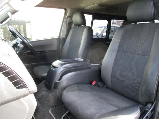 レジアスエースバン スーパーＧＬ　ダークプライム　４ＷＤディーゼルターボ　寒冷地仕様　ＬＥＤヘッドライト　プッシュスタート　ウッドコンビステアリング　リアエアコンリアヒーター　ＥＴＣ　フォグライト　電動格納ミラー（27枚目）