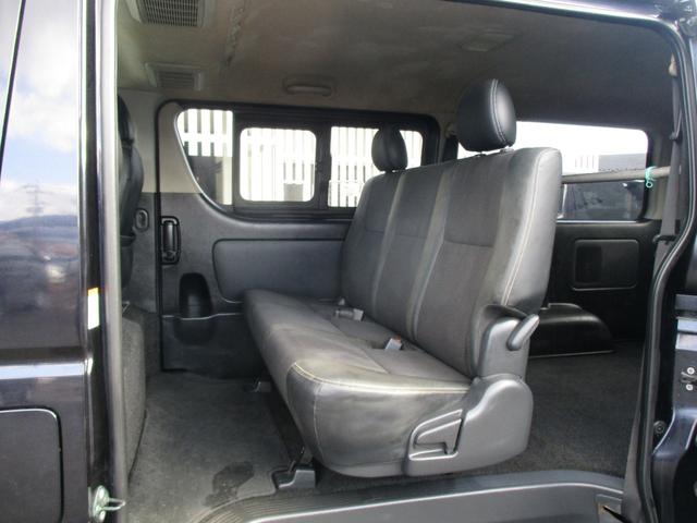 レジアスエースバン スーパーＧＬ　ダークプライム　４ＷＤディーゼルターボ　寒冷地仕様　ＬＥＤヘッドライト　プッシュスタート　ウッドコンビステアリング　リアエアコンリアヒーター　ＥＴＣ　フォグライト　電動格納ミラー（28枚目）