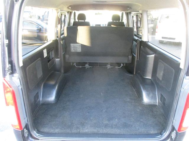 レジアスエースバン ロングスーパーＧＬ　４ＷＤディーゼルターボ　リアエアコンリアヒーター　ＥＴＣ　電動格納ミラー　フォグライト（12枚目）