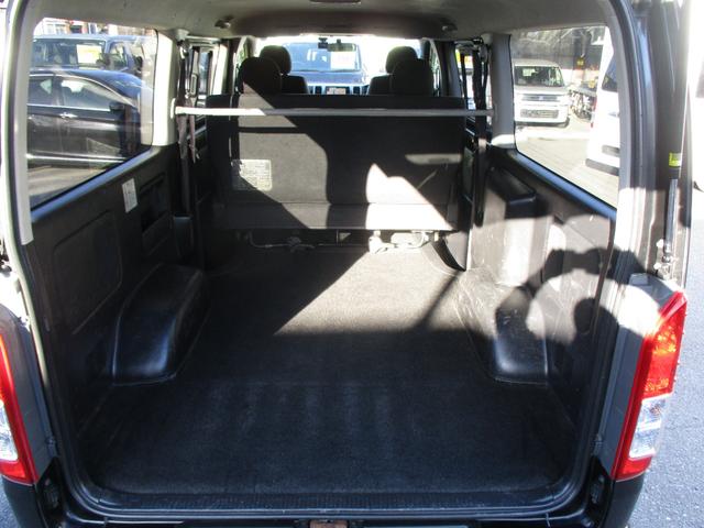 ハイエースバン ロングスーパーＧＬ　４ＷＤディーゼルターボ　寒冷地仕様　ＬＥＤヘッドライト　ＴＶナビ　バックカメラ　ＥＴＣ　リアエアコンリアヒーター　ドライブレコーダー　電動格納ミラー　フォグライト（12枚目）