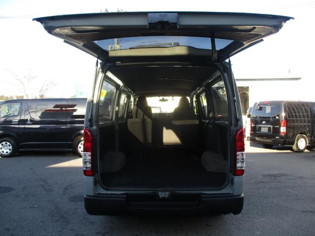 ハイエースバン ロングDX 4WDディーゼルターボ 全塗装済車 オリジナルカスタム仕様 フェイスチェンジ ラプター風塗装 リアヒーター 社外アルミ ホワイトレタータイヤ 社外ナビ バックカメラ ETC ドライブレコーダー(11枚目)