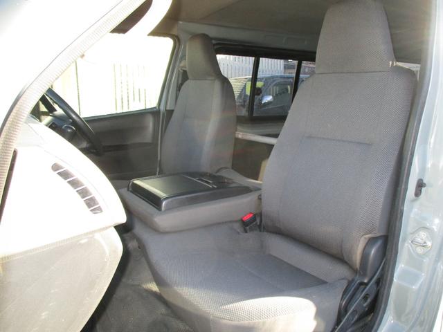 ハイエースバン ロングDX 4WDディーゼルターボ 全塗装済車 オリジナルカスタム仕様 フェイスチェンジ ラプター風塗装 リアヒーター 社外アルミ ホワイトレタータイヤ 社外ナビ バックカメラ ETC ドライブレコーダー(27枚目)