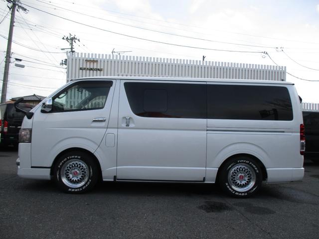 ハイエースバン ロングスーパーＧＬ　４ＷＤディーゼルターボ　ローダウン　プッシュスタート　ＬＥＤヘッドライト　フロントスポイラー　社外アルミ　ホワイトレタータイヤ　ナビ　バックカメラ　ＥＴＣ　ＡＣ１００Ｖコンセント（9枚目）