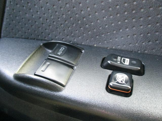 ハイエースバン ロングスーパーＧＬ　４ＷＤディーゼルターボ　ローダウン　プッシュスタート　ＬＥＤヘッドライト　フロントスポイラー　社外アルミ　ホワイトレタータイヤ　ナビ　バックカメラ　ＥＴＣ　ＡＣ１００Ｖコンセント（20枚目）