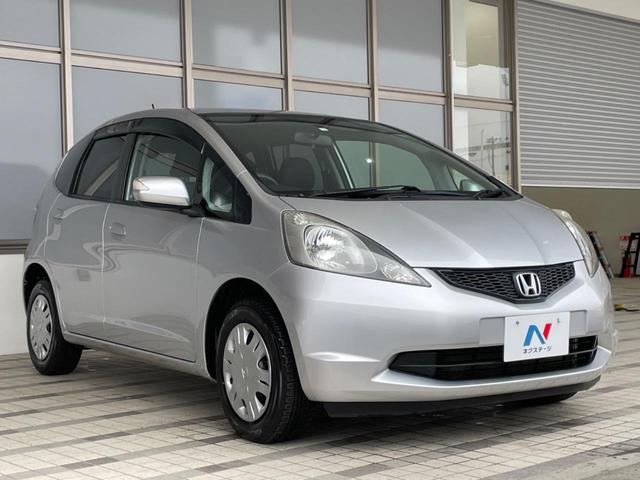 フィット Ｇ　禁煙車　ＣＤプレーヤー　電動格納ミラー　衝突安全ボディ　盗難防止装置　プライバシーガラス　ヘッドライトレベライザー　ＡＵＸ接続可　バニティミラー（16枚目）
