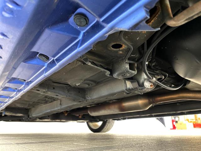 スイフトスポーツ ベースグレード　禁煙車　ＭＴ車　スマートキー　ＨＩＤヘッドライト　ビルトインＥＴＣ　クルコン　オートライト　オートエアコン　純正１７インチアルミ　ＣＤ　盗難防止装置　プライバシーガラス（21枚目）