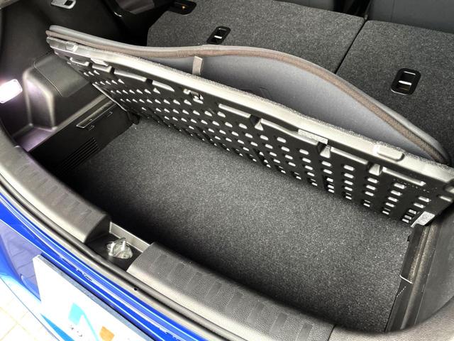 スイフトスポーツ ベースグレード　禁煙車　ＭＴ車　スマートキー　ＨＩＤヘッドライト　ビルトインＥＴＣ　クルコン　オートライト　オートエアコン　純正１７インチアルミ　ＣＤ　盗難防止装置　プライバシーガラス（34枚目）