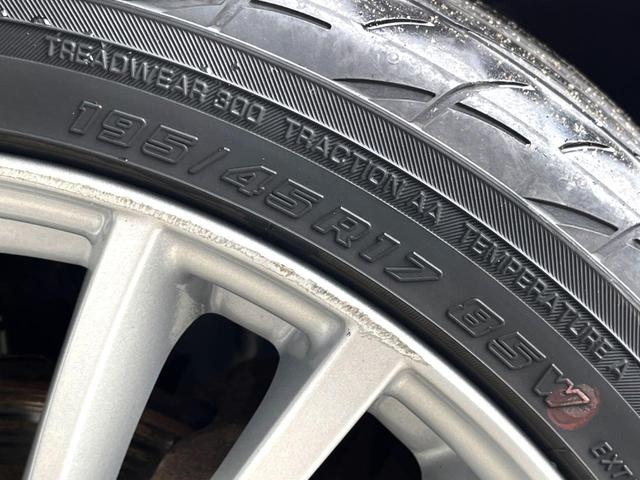 スイフトスポーツ ベースグレード　禁煙車　ＭＴ車　スマートキー　ＨＩＤヘッドライト　ビルトインＥＴＣ　クルコン　オートライト　オートエアコン　純正１７インチアルミ　ＣＤ　盗難防止装置　プライバシーガラス（49枚目）