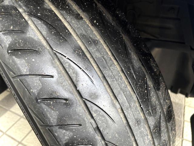 スイフトスポーツ ベースグレード　禁煙車　ＭＴ車　スマートキー　ＨＩＤヘッドライト　ビルトインＥＴＣ　クルコン　オートライト　オートエアコン　純正１７インチアルミ　ＣＤ　盗難防止装置　プライバシーガラス（50枚目）