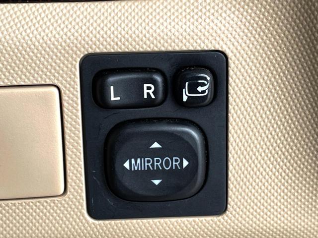 エスティマ アエラス 禁煙車 両側電動ドア 純正SDナビ バックカメラ HIDヘッドライト ETC クルコン オートライト デュアルエアコン 純正18インチアルミ Bluetooth CD DVD再生 フルセグ(31枚目)