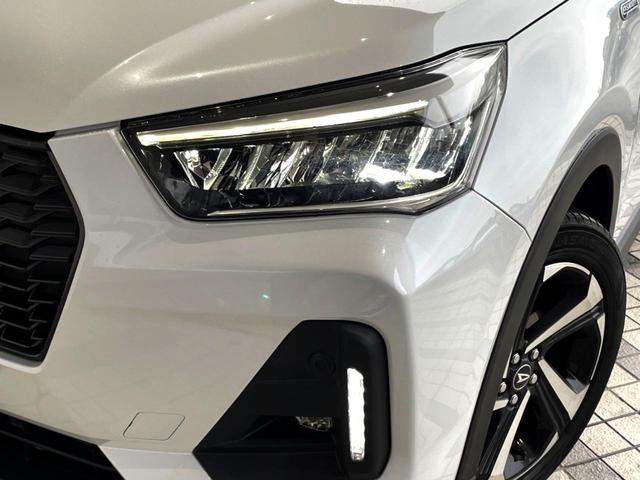 ロッキー プレミアムG HEV 禁煙車 全周囲カメラ 衝突被害軽減システム レーダークルーズ ドラレコ コーナーセンサー スマートキー LEDヘッド オートハイビーム オートライト オートエアコン 純正17インチアルミ(13枚目)