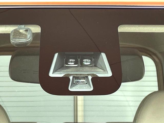 デイズルークス Ｘ　禁煙車　４ＷＤ　純正ＳＤナビ　全周囲カメラ　衝突被害軽減システム　スマートキー　ＥＴＣ　オートエアコン　Ｂｌｕｅｔｏｏｔｈ　ＣＤ　ＤＶＤ再生　フルセグ　盗難防止装置　プライバシーガラス（3枚目）