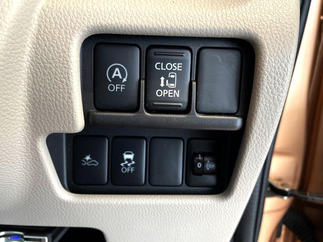 デイズルークス Ｘ　禁煙車　４ＷＤ　純正ＳＤナビ　全周囲カメラ　衝突被害軽減システム　スマートキー　ＥＴＣ　オートエアコン　Ｂｌｕｅｔｏｏｔｈ　ＣＤ　ＤＶＤ再生　フルセグ　盗難防止装置　プライバシーガラス（7枚目）