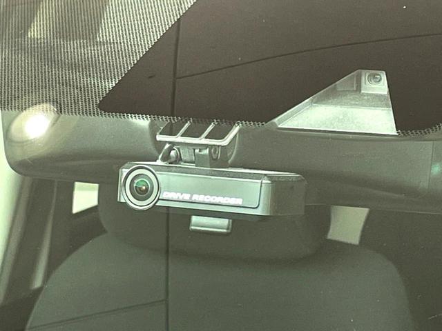 ノート ｅ－パワー　Ｘ　禁煙車　純正ナビ　全周囲カメラ　スマートキー　ＬＥＤヘッド　純正１４インチアルミ　オートライト　オートエアコン　Ｂｌｕｅｔｏｏｔｈ　ＣＤ　ＤＶＤ再生　フルセグ　盗難防止装置　プライバシーガラス（7枚目）