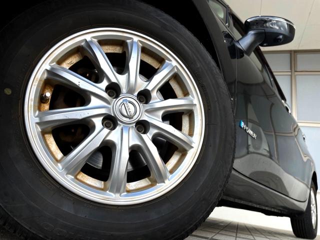ノート ｅ－パワー　Ｘ　禁煙車　純正ナビ　全周囲カメラ　スマートキー　ＬＥＤヘッド　純正１４インチアルミ　オートライト　オートエアコン　Ｂｌｕｅｔｏｏｔｈ　ＣＤ　ＤＶＤ再生　フルセグ　盗難防止装置　プライバシーガラス（13枚目）