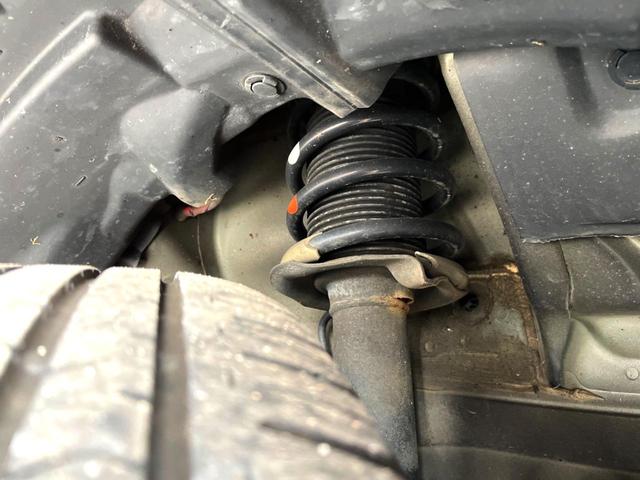 ノート ｅ－パワー　Ｘ　禁煙車　純正ナビ　全周囲カメラ　スマートキー　ＬＥＤヘッド　純正１４インチアルミ　オートライト　オートエアコン　Ｂｌｕｅｔｏｏｔｈ　ＣＤ　ＤＶＤ再生　フルセグ　盗難防止装置　プライバシーガラス（20枚目）