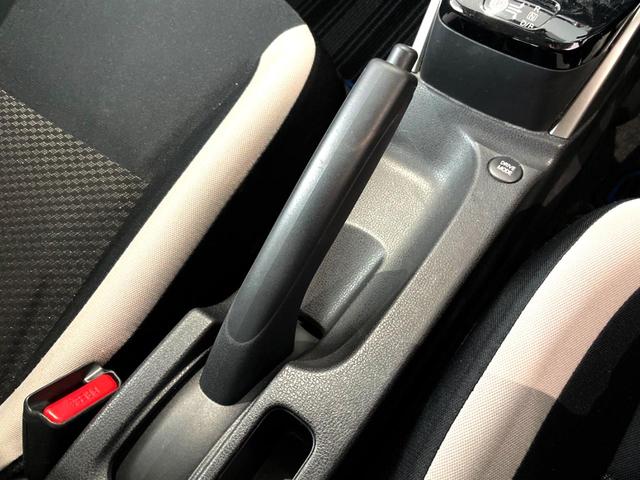 ノート ｅ－パワー　Ｘ　禁煙車　純正ナビ　全周囲カメラ　スマートキー　ＬＥＤヘッド　純正１４インチアルミ　オートライト　オートエアコン　Ｂｌｕｅｔｏｏｔｈ　ＣＤ　ＤＶＤ再生　フルセグ　盗難防止装置　プライバシーガラス（38枚目）