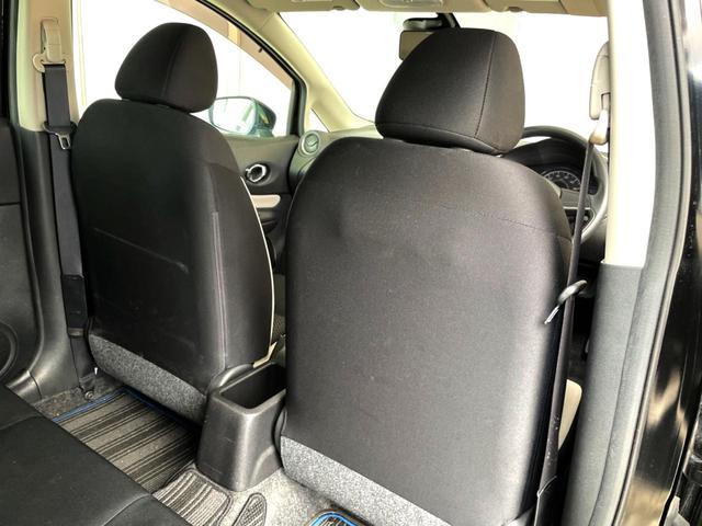 ノート ｅ－パワー　Ｘ　禁煙車　純正ナビ　全周囲カメラ　スマートキー　ＬＥＤヘッド　純正１４インチアルミ　オートライト　オートエアコン　Ｂｌｕｅｔｏｏｔｈ　ＣＤ　ＤＶＤ再生　フルセグ　盗難防止装置　プライバシーガラス（41枚目）