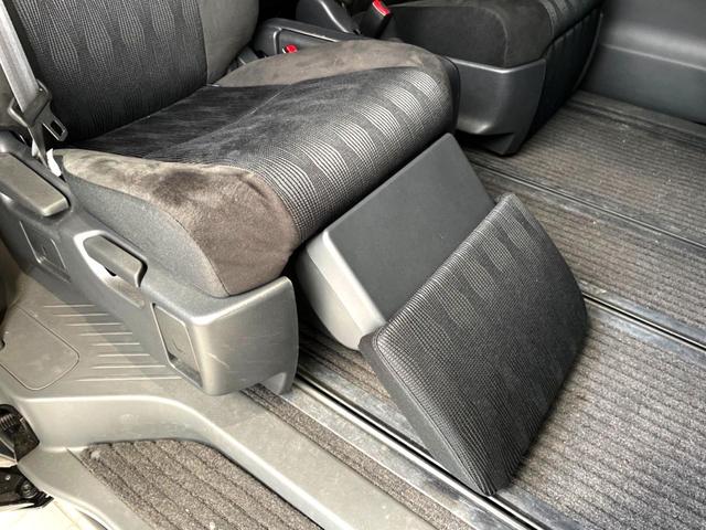 エスティマ アエラス 禁煙車 4WD 電動スライドドア SDナビ バックカメラ 寒冷地仕様 スマートキー HIDヘッド ビルトインETC クルコン 純正17インチアルミ オートライト デュアルエアコン リアエアコン(42枚目)