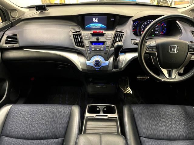 オデッセイ アブソルート 禁煙車 4WD 純正HDDナビ バックカメラ HIDヘッド クルコン 純正17インチアルミ オートライト オートエアコン CD DVD再生 フルセグ プライバシーガラス(2枚目)