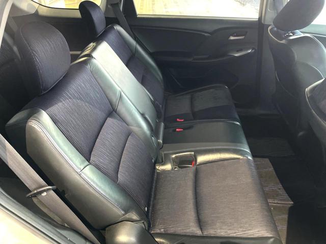 オデッセイ アブソルート 禁煙車 4WD 純正HDDナビ バックカメラ HIDヘッド クルコン 純正17インチアルミ オートライト オートエアコン CD DVD再生 フルセグ プライバシーガラス(12枚目)