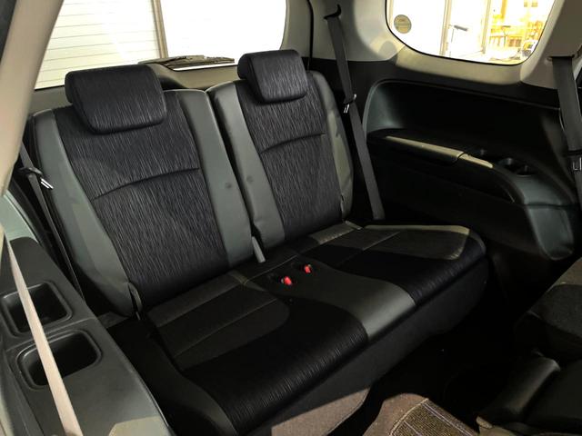 オデッセイ アブソルート 禁煙車 4WD 純正HDDナビ バックカメラ HIDヘッド クルコン 純正17インチアルミ オートライト オートエアコン CD DVD再生 フルセグ プライバシーガラス(13枚目)