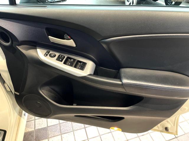 オデッセイ アブソルート 禁煙車 4WD 純正HDDナビ バックカメラ HIDヘッド クルコン 純正17インチアルミ オートライト オートエアコン CD DVD再生 フルセグ プライバシーガラス(15枚目)