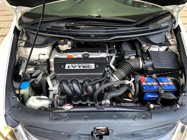 オデッセイ アブソルート 禁煙車 4WD 純正HDDナビ バックカメラ HIDヘッド クルコン 純正17インチアルミ オートライト オートエアコン CD DVD再生 フルセグ プライバシーガラス(16枚目)