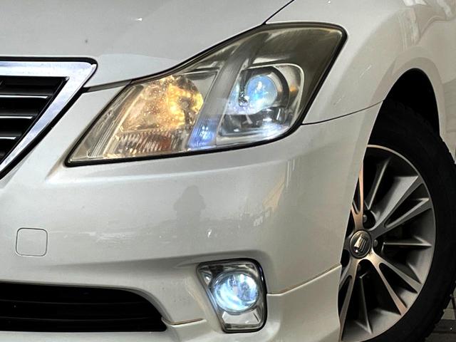 クラウン ロイヤルサルーン サンルーフ 純正SDナビ バックカメラ HIDヘッド ビルトインETC クルコン 純正16インチアルミ オートエアコン CD DVD再生 HIDフォグ プライバシーガラス 盗難防止装置(12枚目)