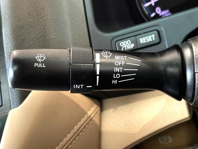 クラウン ロイヤルサルーン サンルーフ 純正SDナビ バックカメラ HIDヘッド ビルトインETC クルコン 純正16インチアルミ オートエアコン CD DVD再生 HIDフォグ プライバシーガラス 盗難防止装置(36枚目)