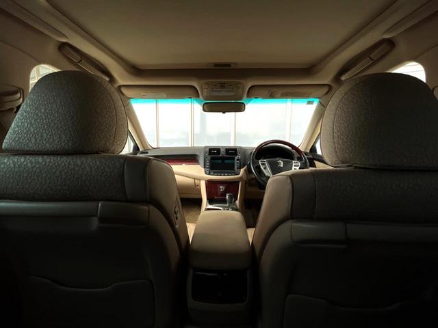 クラウン ロイヤルサルーン サンルーフ 純正SDナビ バックカメラ HIDヘッド ビルトインETC クルコン 純正16インチアルミ オートエアコン CD DVD再生 HIDフォグ プライバシーガラス 盗難防止装置(51枚目)