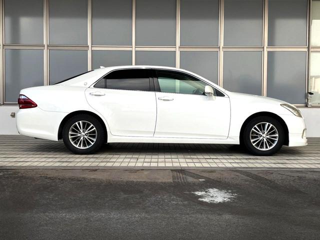 クラウン ロイヤルサルーン サンルーフ 純正SDナビ バックカメラ HIDヘッド ビルトインETC クルコン 純正16インチアルミ オートエアコン CD DVD再生 HIDフォグ プライバシーガラス 盗難防止装置(55枚目)