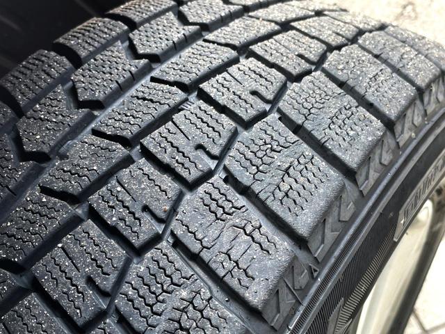 クラウン ロイヤルサルーン サンルーフ 純正SDナビ バックカメラ HIDヘッド ビルトインETC クルコン 純正16インチアルミ オートエアコン CD DVD再生 HIDフォグ プライバシーガラス 盗難防止装置(62枚目)